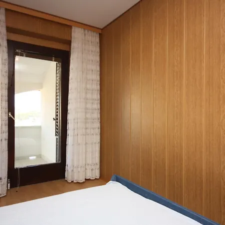 Apartments For Families With Children Lopar, Rab - 10402 Room photo